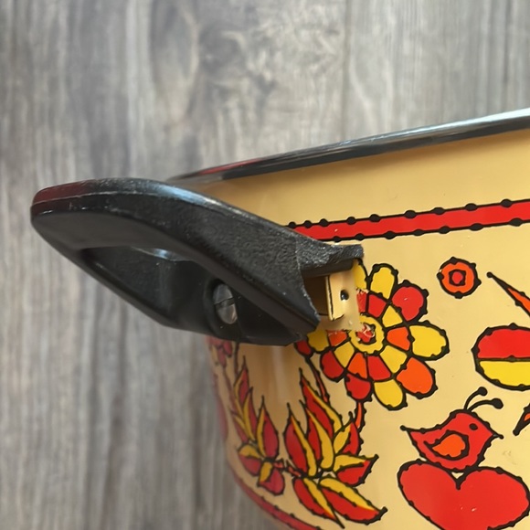 Vintage Red and Orange Cook Pot and Pan w/lid - Picture 7 of 7